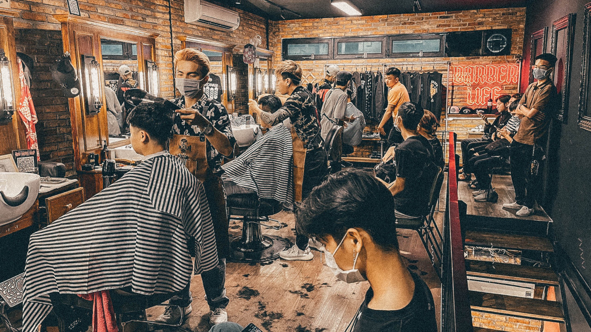 4Rau Barber Shop Quận 2 - Barbers in Thao Dien