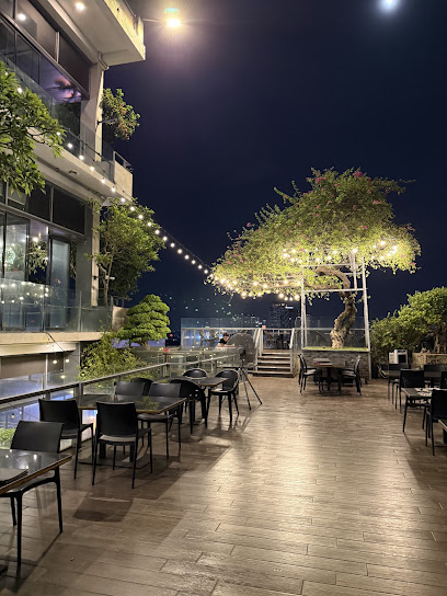 6 Degrees Restaurant in Ha Noi - exterior
