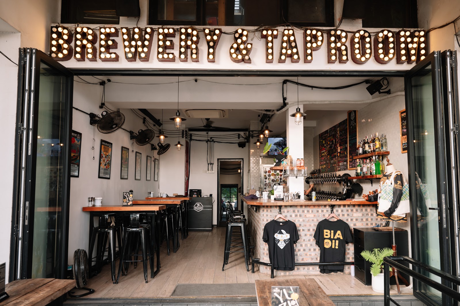 7 Bridges Hanoi Taproom photo 2 in Ha Noi
