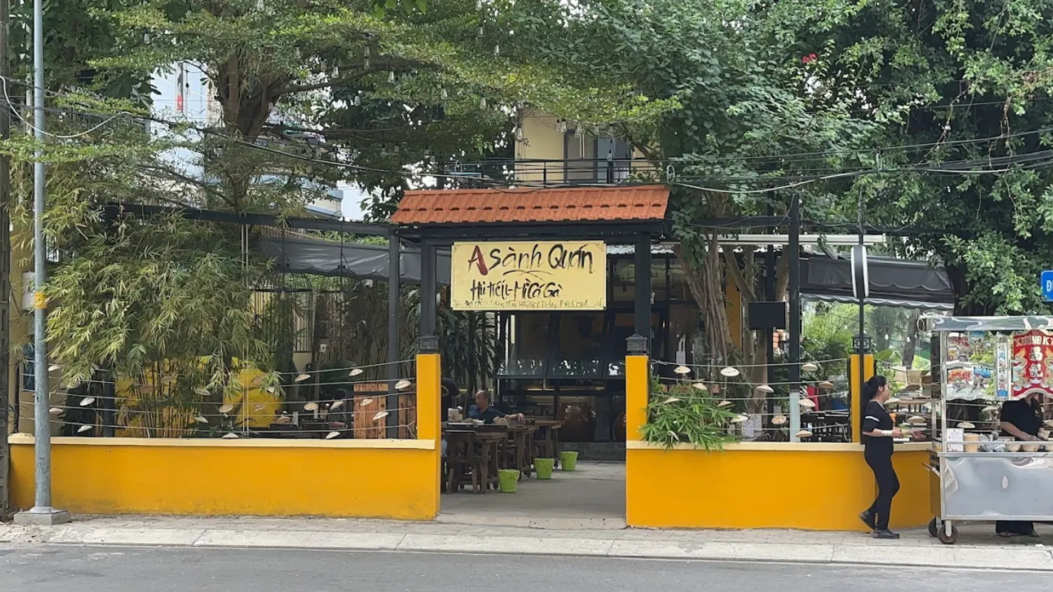 A Sành Mì Gia - Restaurant in Thao Dien
