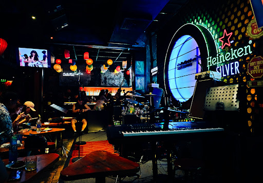Acoustic Bar Lullaby - Ngô Thời Nhiệm photo 3 in Thao Dien