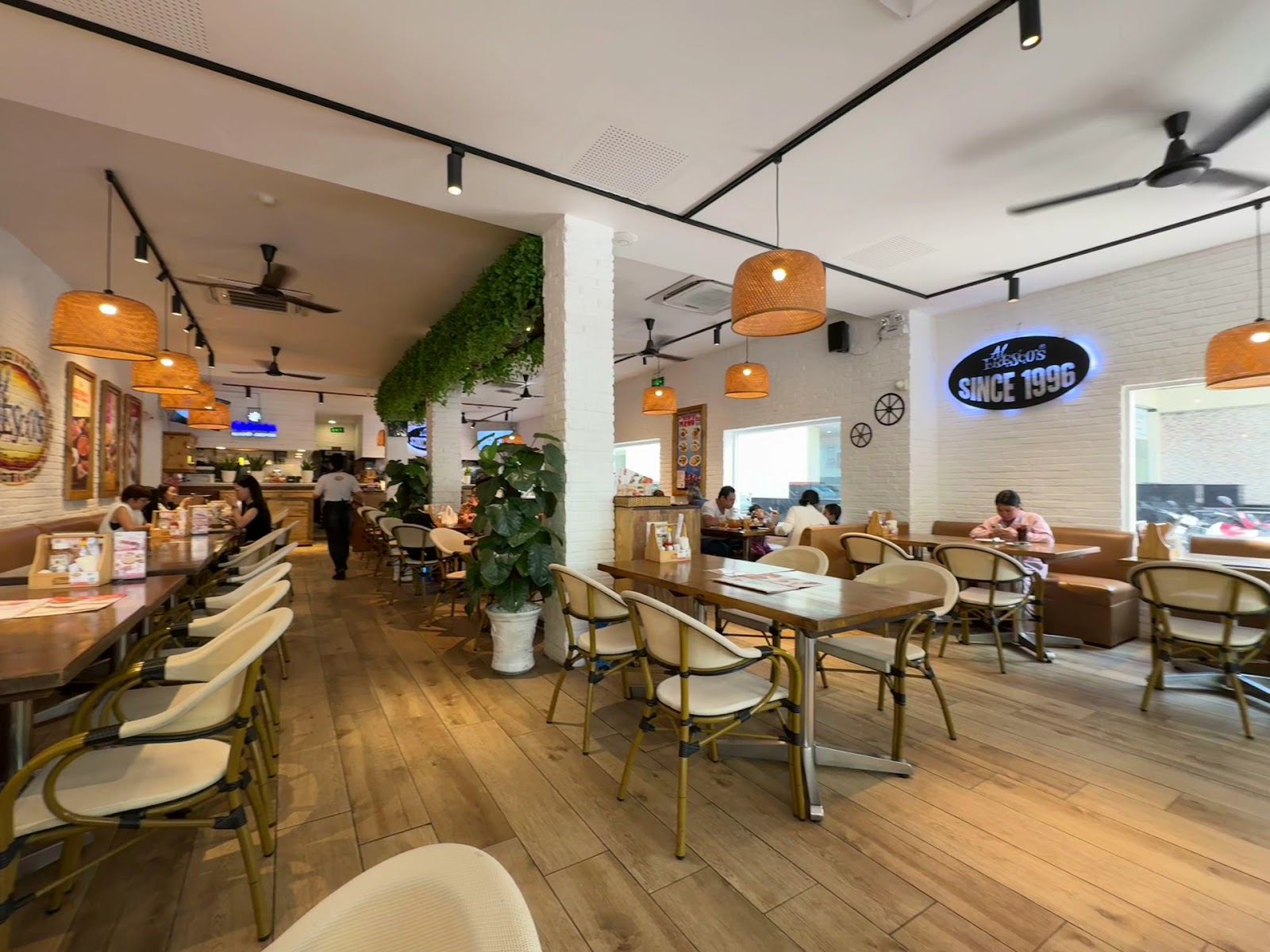 Al Fresco's Mạc Đĩnh Chi in Saigon