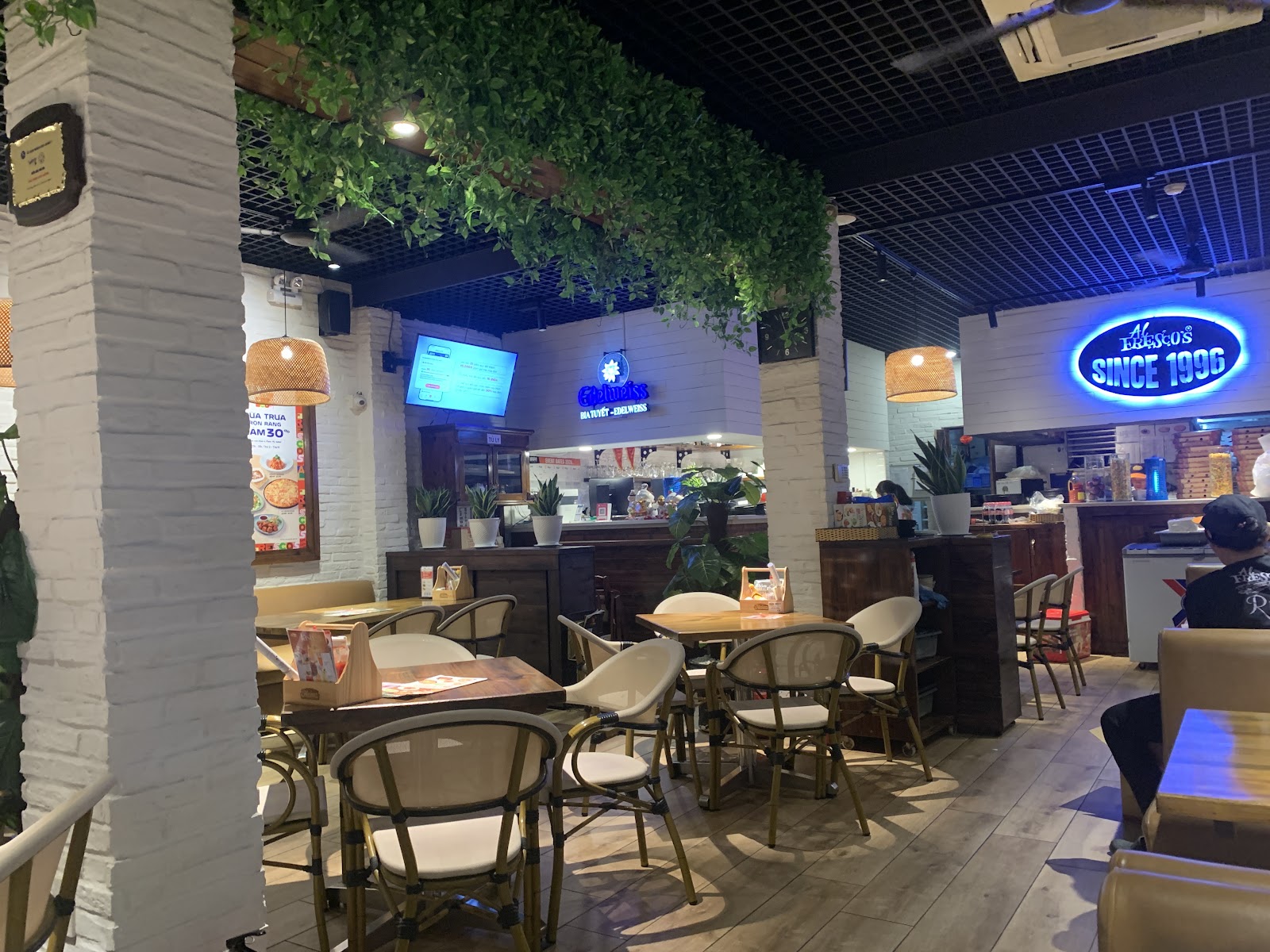 Al Fresco's Mạc Đĩnh Chi photo 7 in Thao Dien