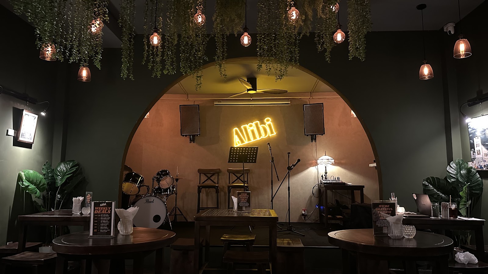 Alibi - Bar & Bites photo 6 in Thao Dien