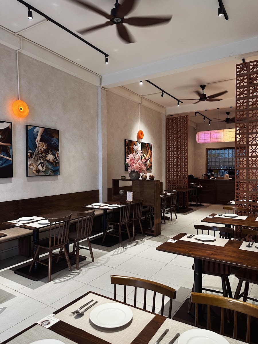 AN CUA SAIGON - Seafood Restaurant in Thao Dien