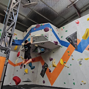Arch Rock Climbing Hanoi photo 4 in Thao Dien