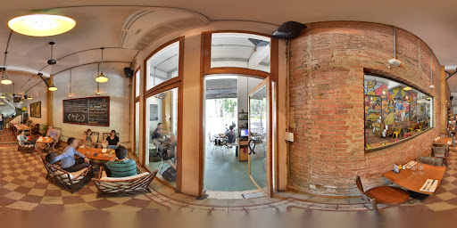 Au Parc Café - Mediterranean Restaurant in Thao Dien