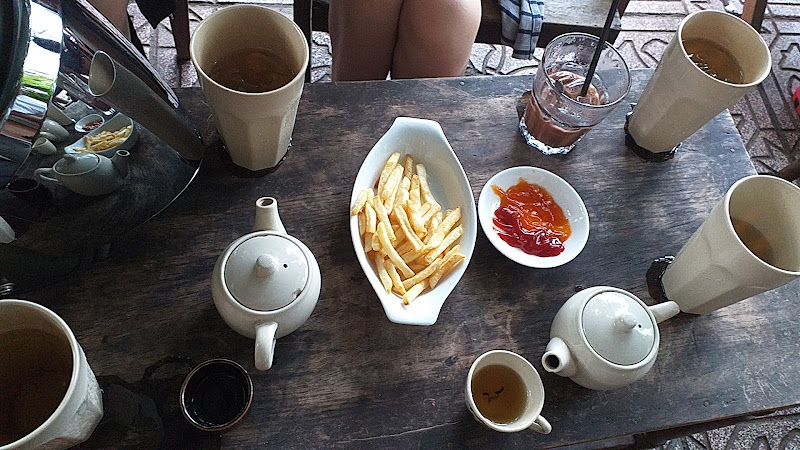 Vietnamese Tea and Fries Meal