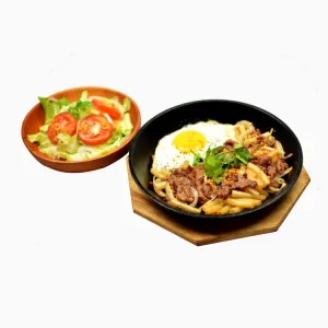 Nui Xào Bò - Sizzling Beef Pasta at Bánh mì 362