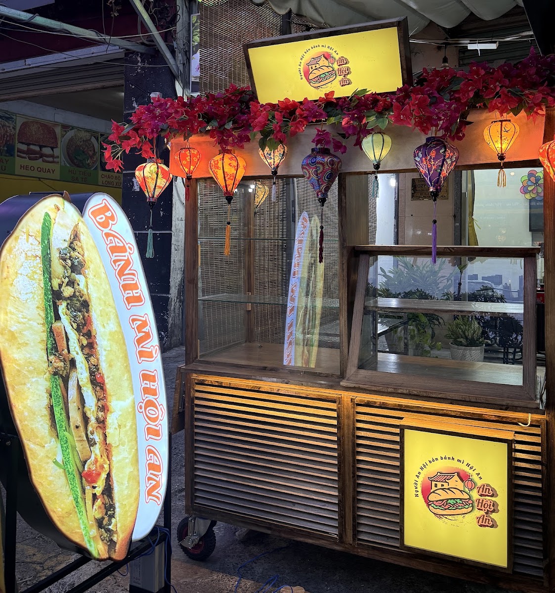 Bánh mì An Hội An - Bistro in Thao Dien
