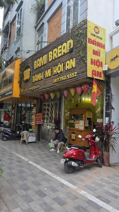 Bánh Mì Bami Bread - 330 Lạc Long Quân Bakery in Ha Noi - exterior