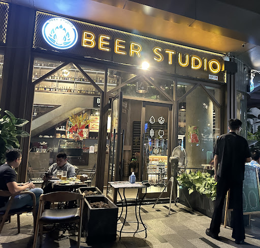 Beer Studio Bar in Ho Chi Minh City - exterior