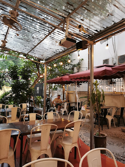 Beer Xin Chao Bar in Ha Noi - exterior