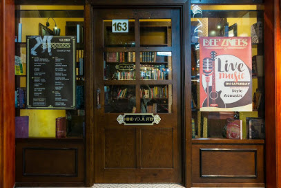 Beeznees 1920s Cocktail bar in Ha Noi - exterior