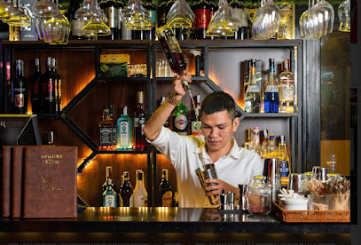 Bella Lake View Sky Bar & Restaurant Bar in Ha Noi - exterior