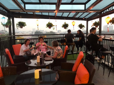 Bella Lake View Sky Bar & Restaurant photo 4 in Thao Dien