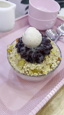 Black Bean Dessert with Ice Cream