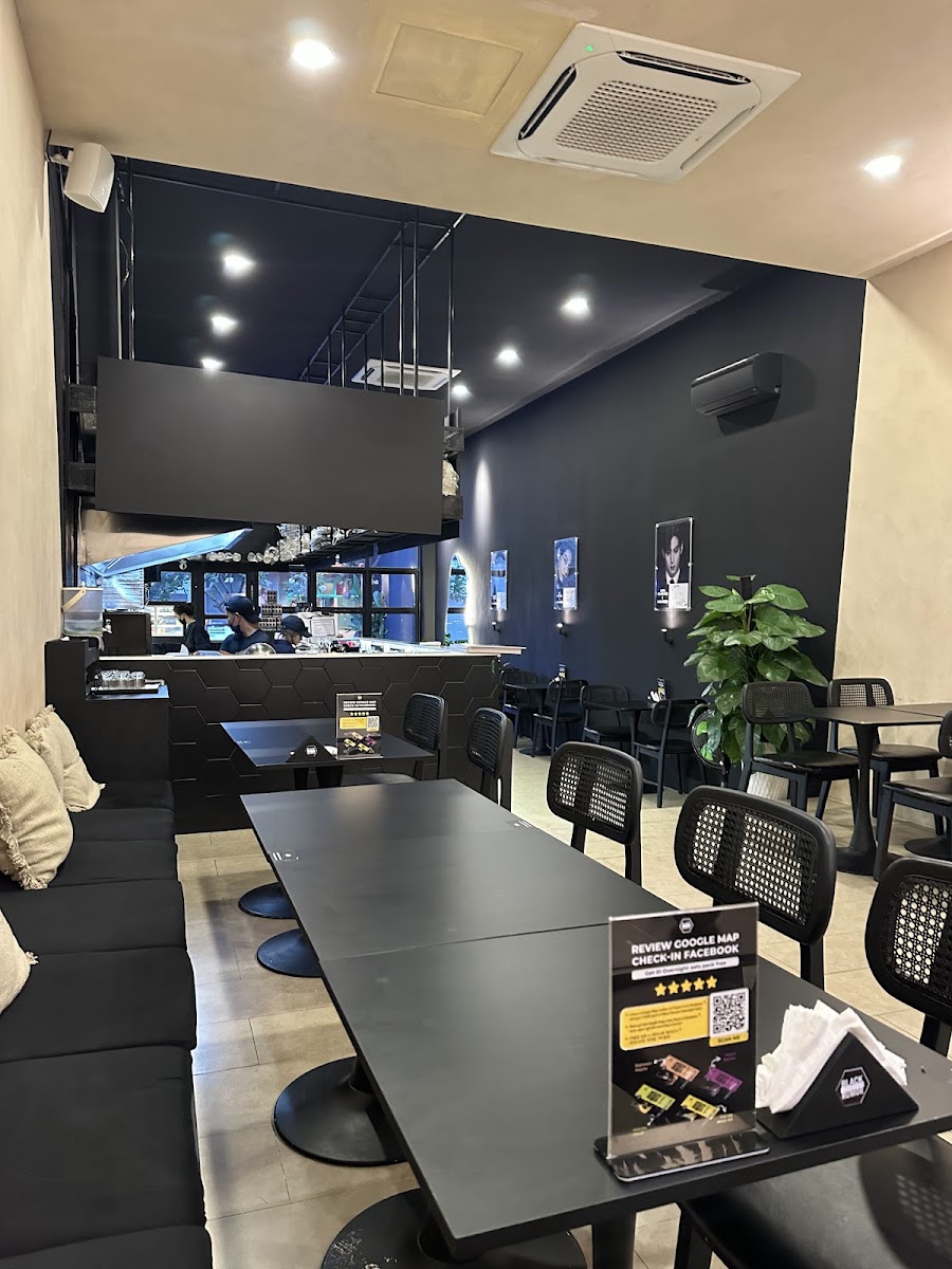 BLACK RUMOR - SALAD BAR photo 5 in Thao Dien