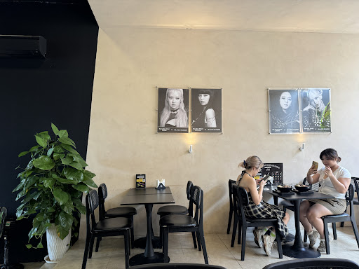 BLACK RUMOR - SALAD BAR photo 6 in Thao Dien