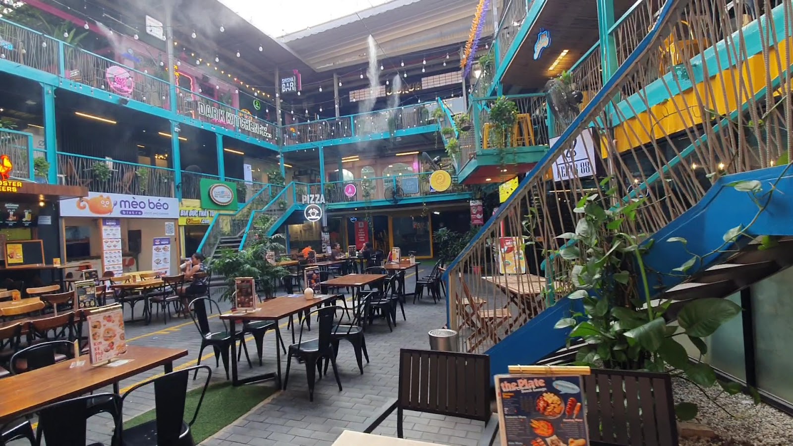 BLOQ - Lifestyle Retail Park Food court in Ho Chi Minh City - exterior