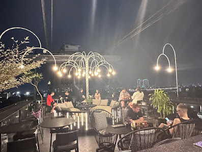 Blue Eyes Sky Bar photo 8 in Thao Dien