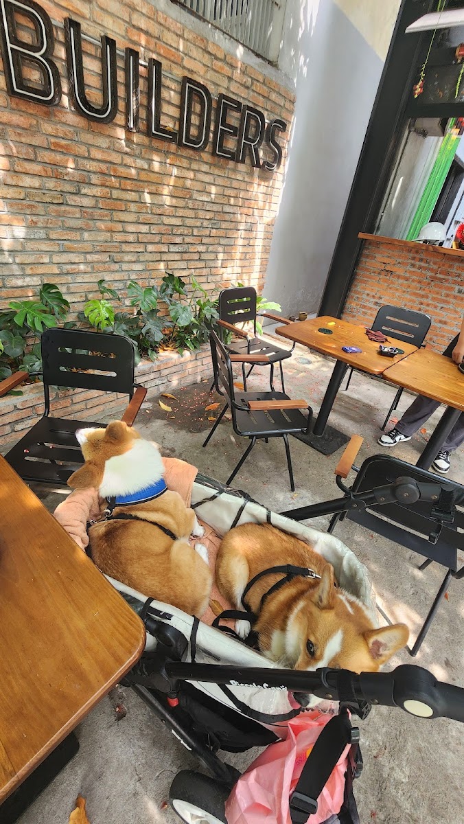 Builder Base Coffee & Bar photo 8 in Thao Dien