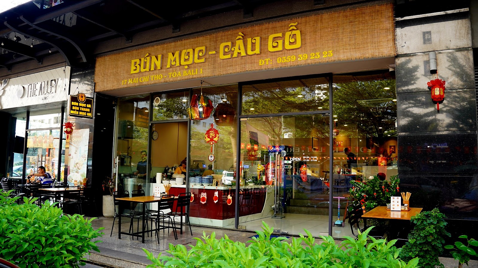 Bún Mọc Cầu Gỗ - Noodle Shop in Thao Dien