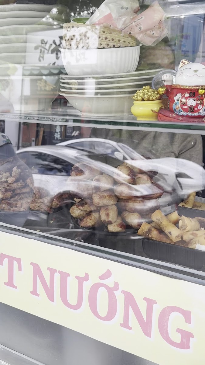 Bún thịt nướng dì Giao - Vietnamese in Thao Dien