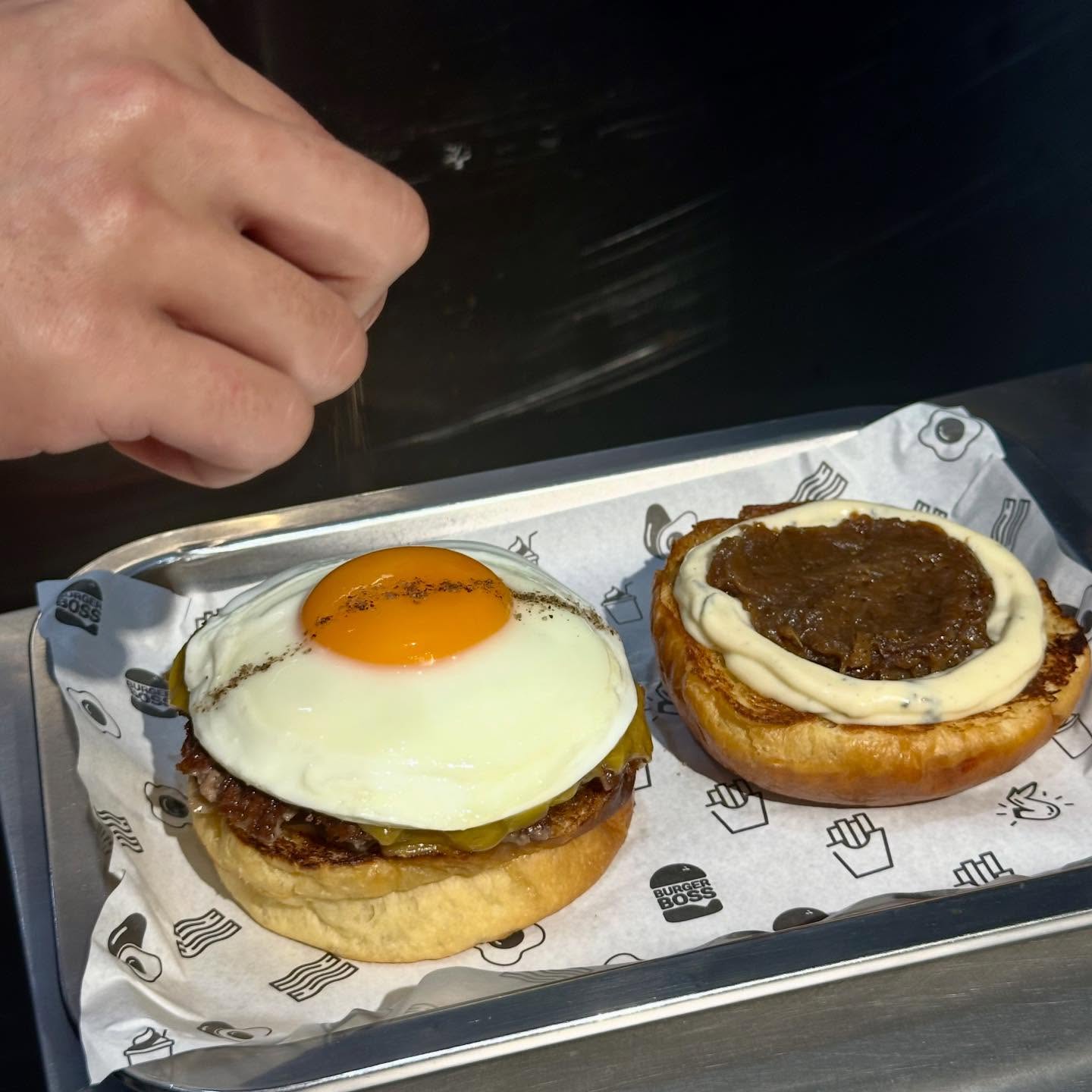 Cow & Shrooms
Smashed Beef Pattie, Cheddar, Roaste