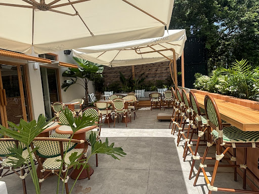 Café Carré Thảo Điền Restaurant in Thao Dien - exterior