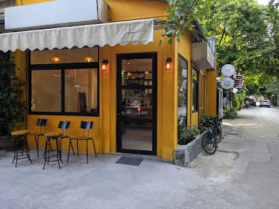 Caffe Doppio To Ngoc Van Cafe in Ha Noi - exterior