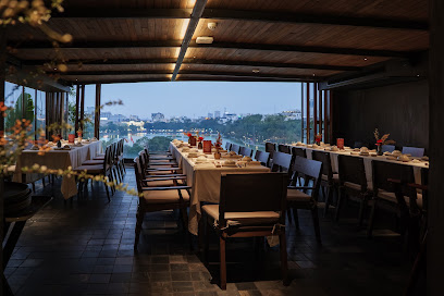 Cau Go Vietnamese Cuisine Restaurant in Ha Noi - exterior