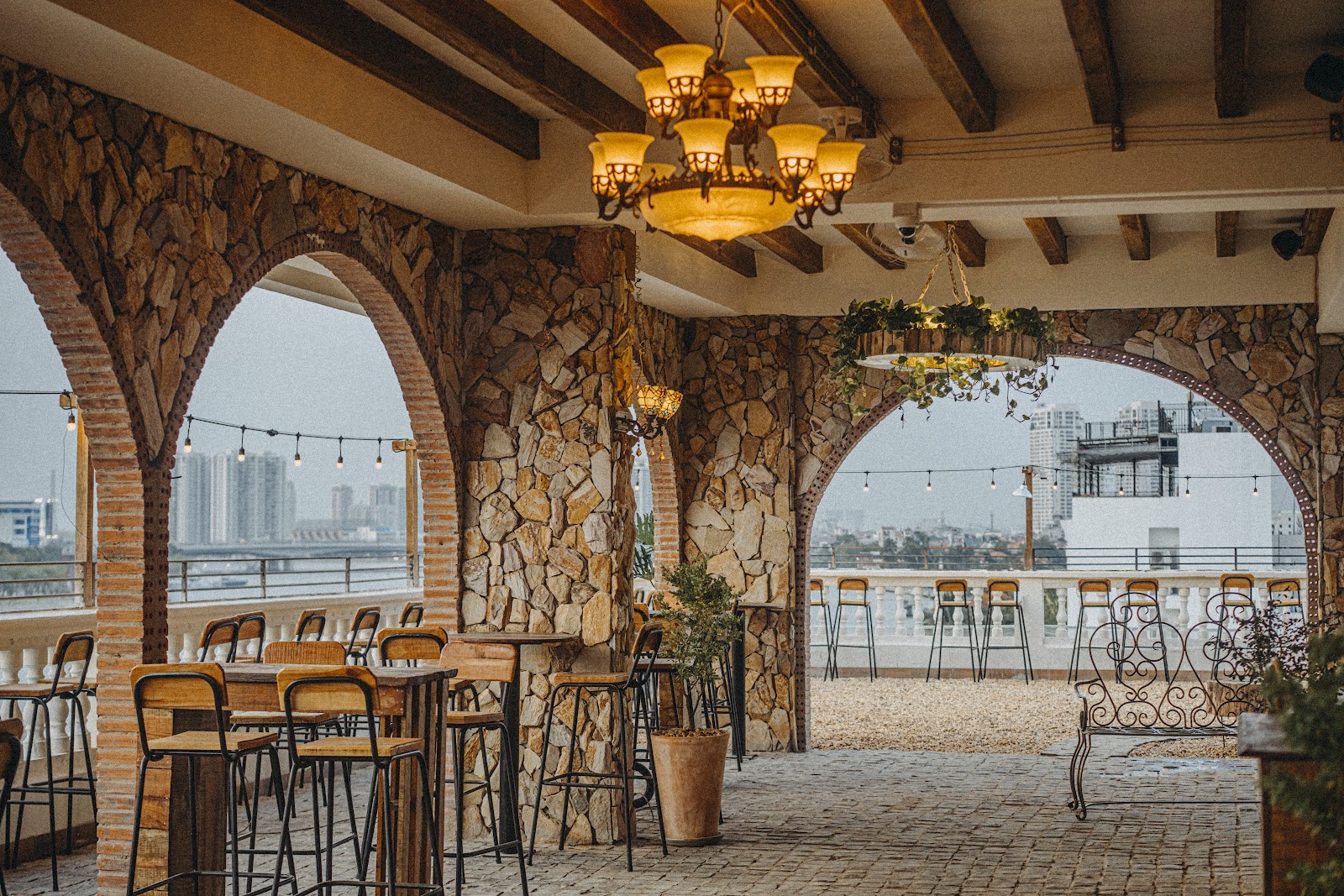 Chạng Vạng Rooftop - Cafe in Thao Dien