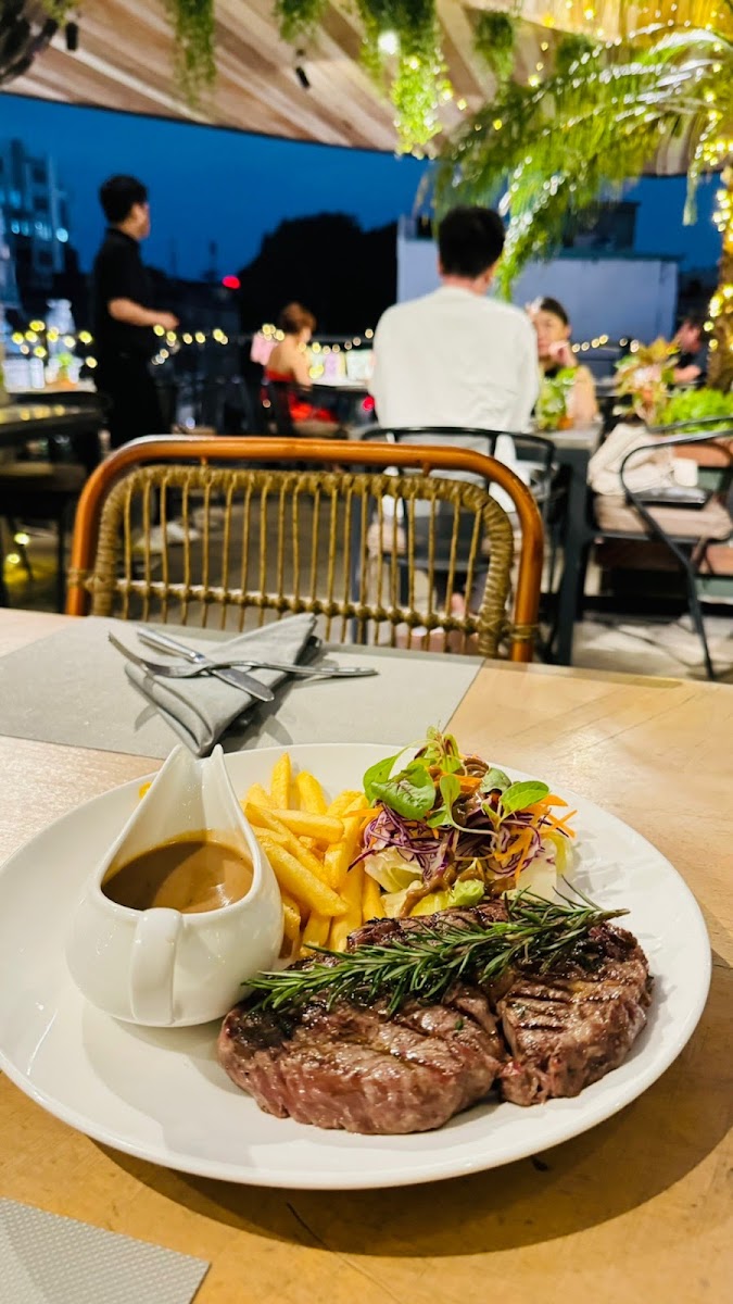Chanh Bistro Rooftop Saigon photo 8 in Thao Dien