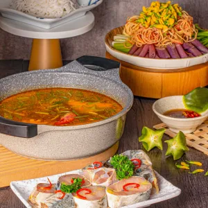 Starfruit hotpot with sturgeon at Chảo Cá Vincom Thảo Điền, Thao Dien