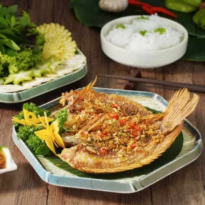 Sun-Dried Red Tilapia with Fat Dripping and Tamarind Fish Sauce (Whole Fillet) at Chảo Cá Vincom Thảo Điền