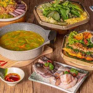 Combo of two dishes with catfish at Chảo Cá Vincom Thảo Điền