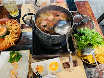 Lẩu (Vietnamese hot pot)