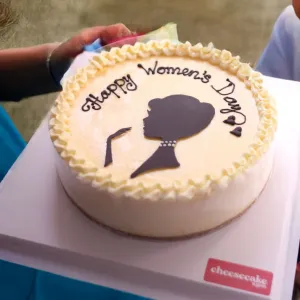 Small - Original cheesecake Women's Day edition