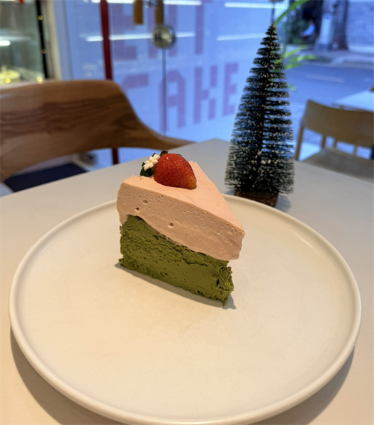 Matcha Cheesecake Slice - Cheesecake Ngon