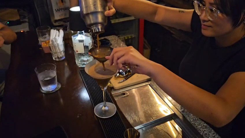 Chérie Bar-Crafted Cocktails- Everyday happy hour to 21:00 in Saigon