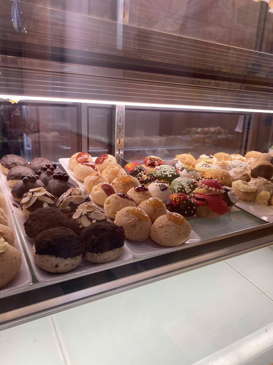 Chewy Chewy Điện Biên Phủ Bakery in Ho Chi Minh City - exterior