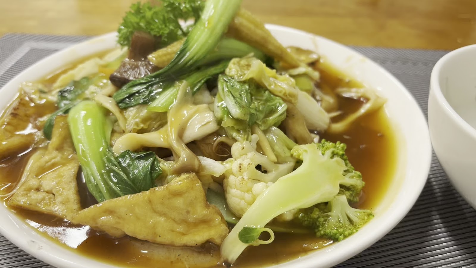 Chi Cao Vegetarian Restaurant - Tran Nao in Thao Dien