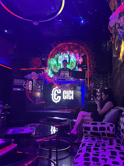 CICI Lounge Cocktail bar in Ha Noi - exterior