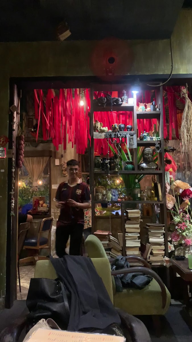 Cỏ Café Cafe in Ho Chi Minh City - exterior