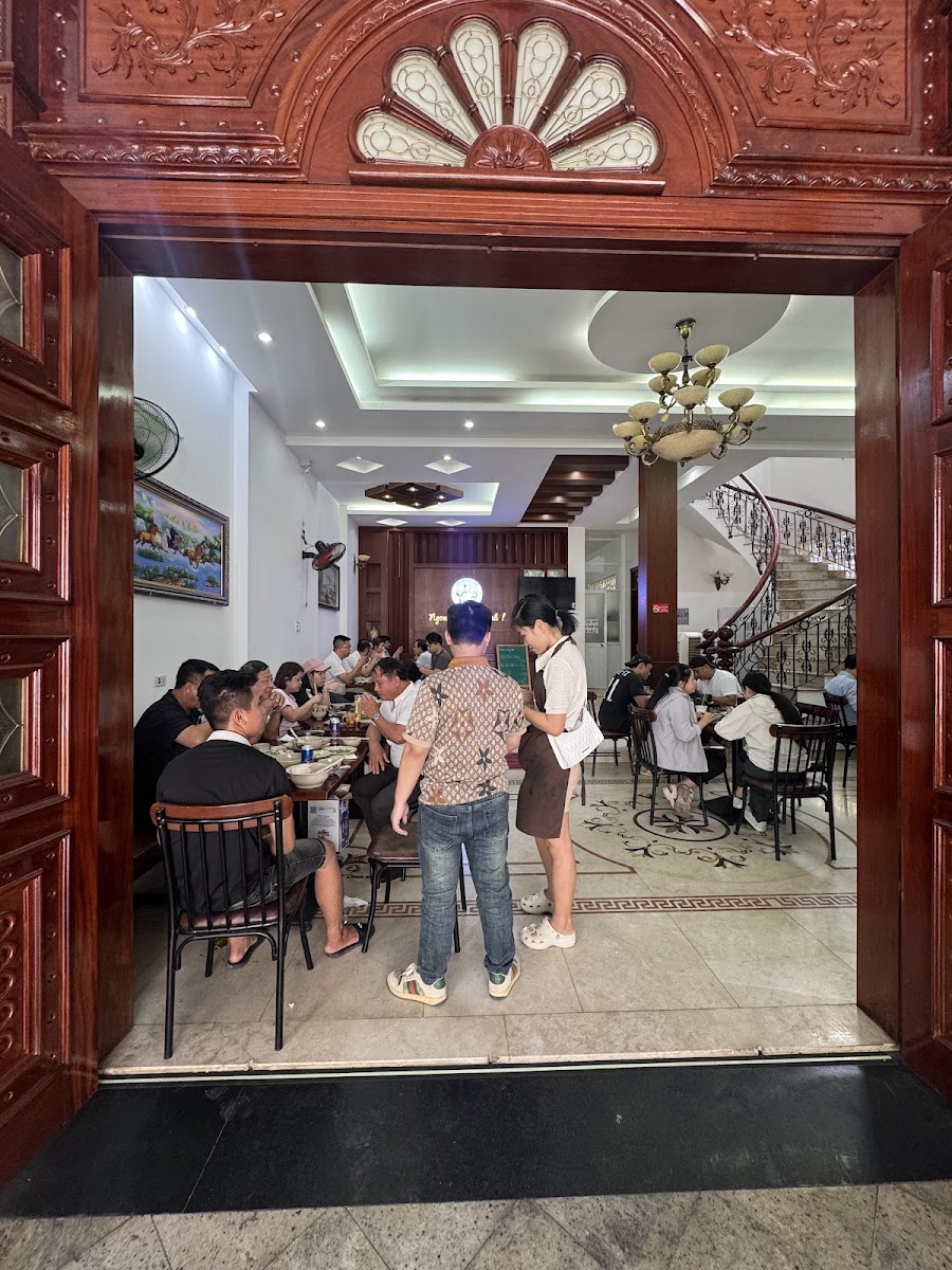 Cơm Bắc Huy Lùn - Vietnamese Restaurant in Thao Dien