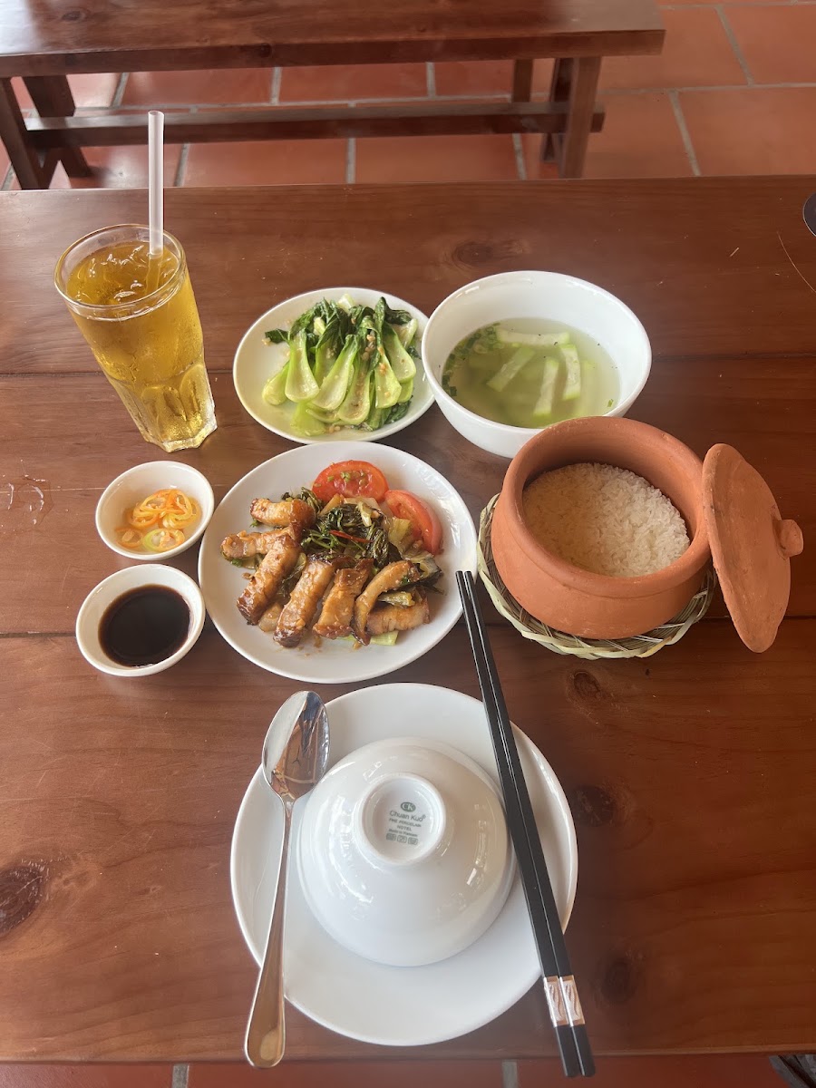 Cơm niêu A Hảo Family restaurant in Thao Dien - exterior