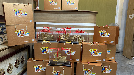 Cửa hàng quà tặng, Quà Tặng vàng , Quà tặng Doanh Nghiệp , Quà tặng khách hàng... đối tác MT Gold Art in Saigon