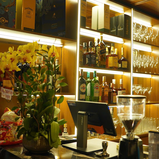 Dave's Flip Flop Bar in Thao Dien