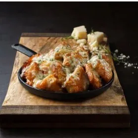 Boneless Chicken With Cheese Sauce at Don Chicken Thảo Điền